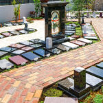 足立セメタリーパーク｜足立区 ステンドグラスが美しいガーデン風樹木葬墓地の写真2